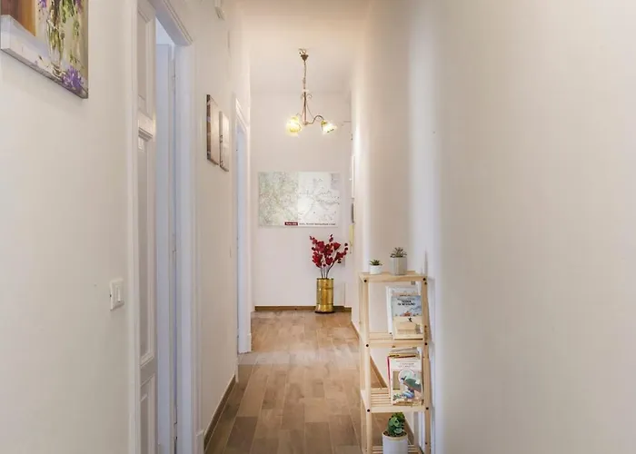 Domus Latina Heart San Giovanni Apartamento